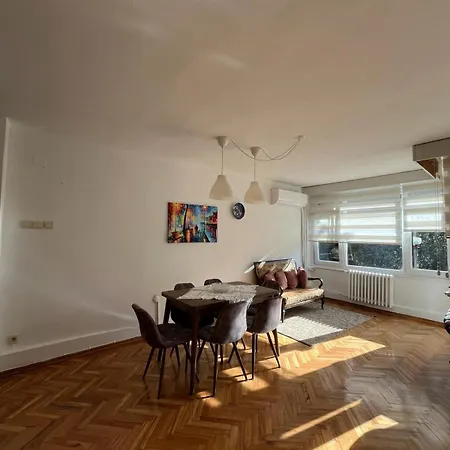Apartment Garden View Near Zorlu Center Istanbul